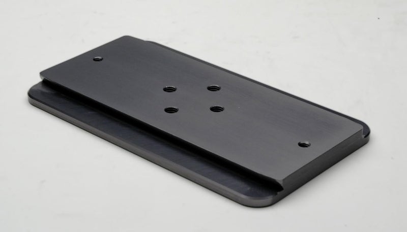 Dovetail Plate, adapts Takahashi Clamshell to D Sized Dovetail. One Mounting Position.